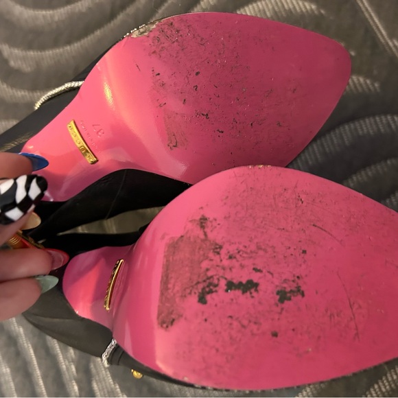 Gucci Fall 2017 Runway Black Crystal Floral Ankle Boots. App offers only - Picture 5 of 6